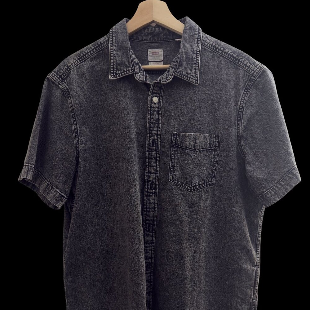 Grey Levi's Button Down